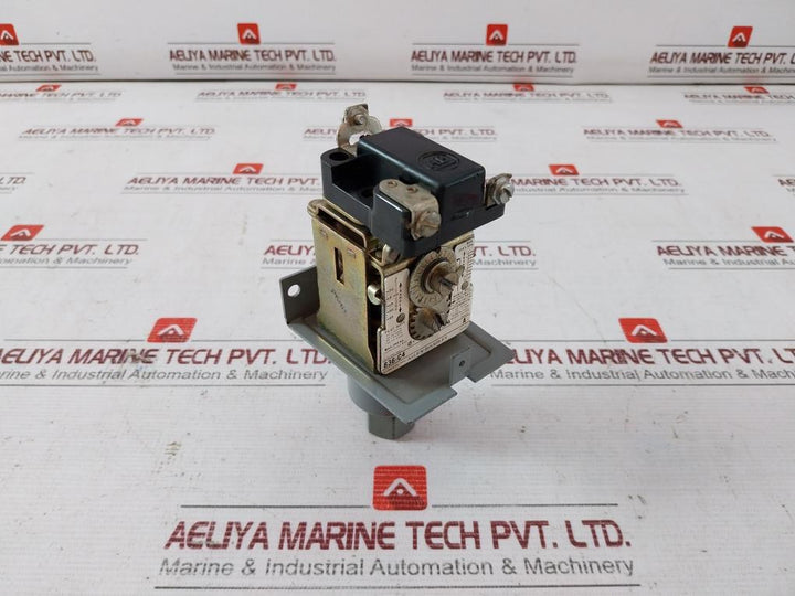 Allen-bradley 836-c4 Pressure Control 24-600V 125Va 125-250V 175Psi / 12.1 Bar
