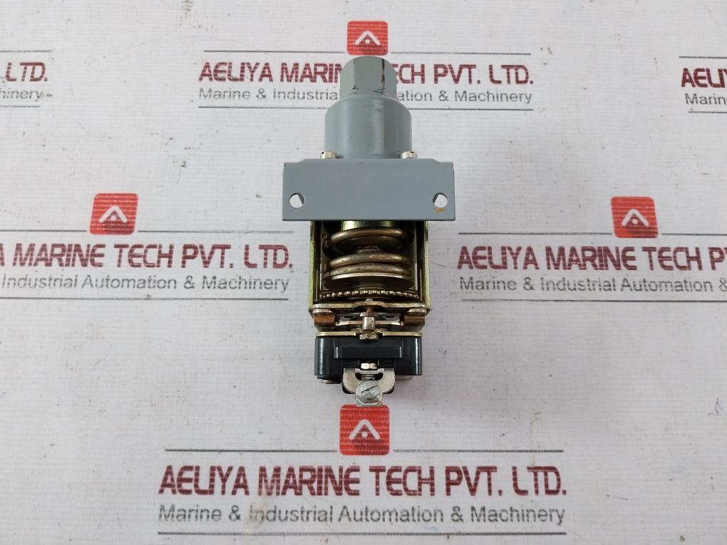 Allen-bradley 836-c4 Pressure Control 24-600V 125Va 125-250V 175Psi / 12.1 Bar