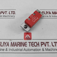 Allen-bradley Pg-3644188-r00 Guardmaster Actuator With Safety Interlock Switch