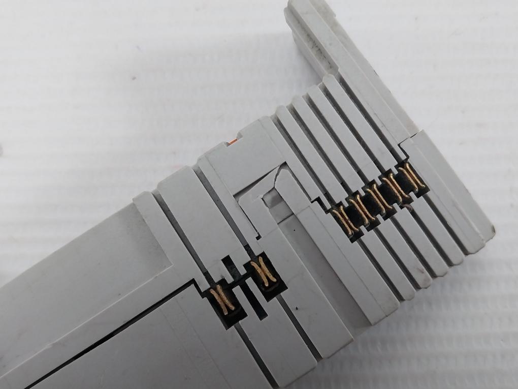 Allen-bradley Point I/O Module Terminal Base Part No: 1734-mb, Rev A01