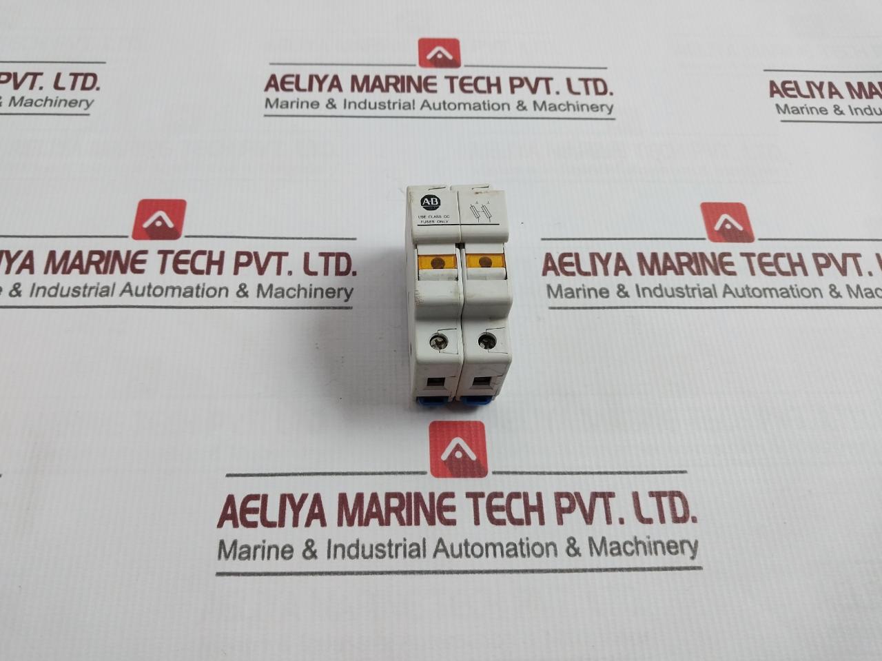 Allen-bradley 1492-fb2C30-l Fuse Holder 600V-30A 60/75C Cu