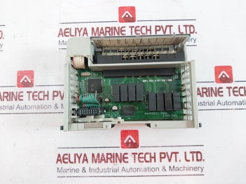 Allen Bradley 1769-ow8 Compact I/O Ab Ac/Dc Relay Output Module