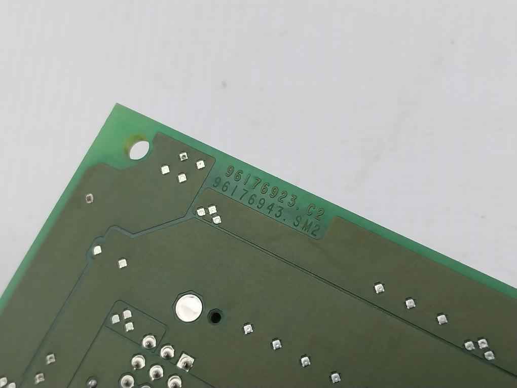 Allen Bradley X1746-a4 4-slot Expansion Backplane Board 96176943 Sm2