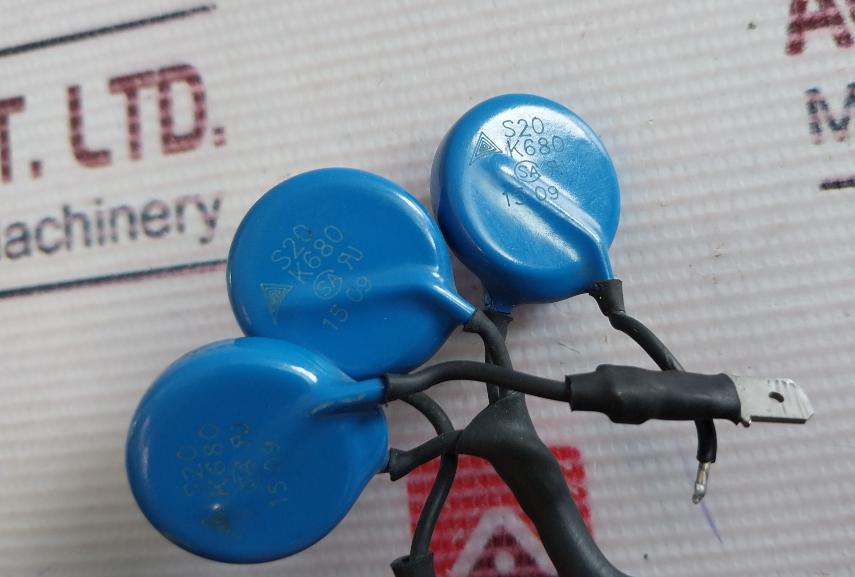 Amcap S20K680, 15 09 Varistor