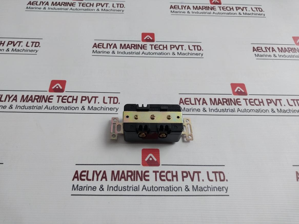 American Denki 15A-125V Duplex Receptacle