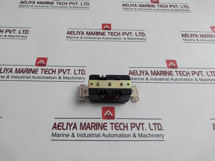 American Denki 15A-125V Duplex Receptacle
