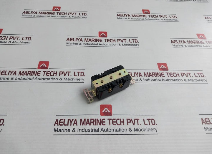 American Denki 15A-125V Duplex Receptacle