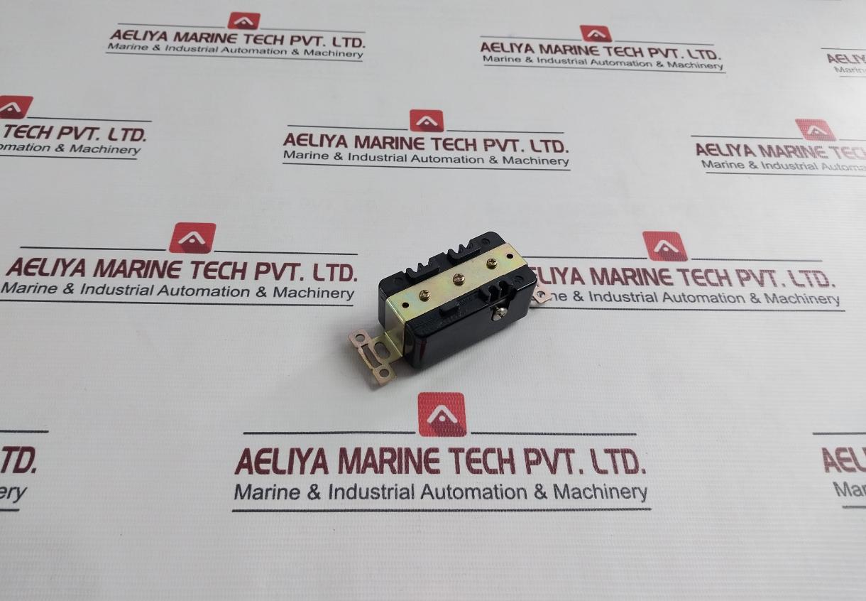 American Denki 15A-125V Duplex Receptacle
