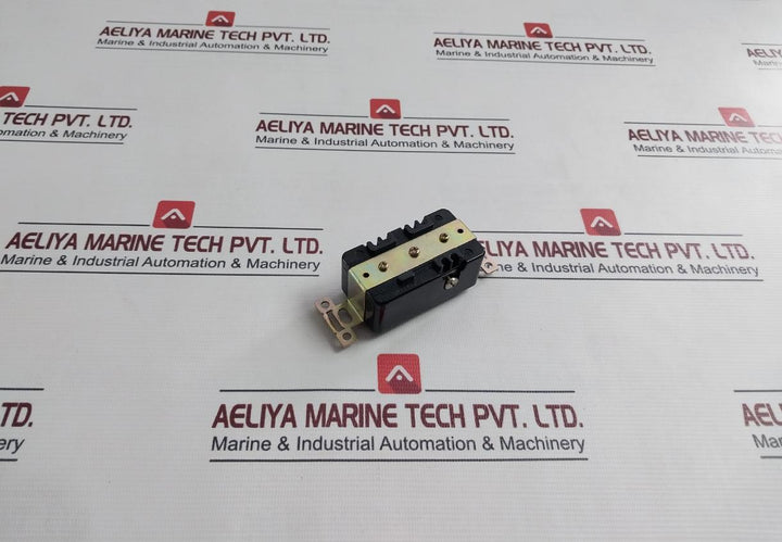American Denki 15A-125V Duplex Receptacle
