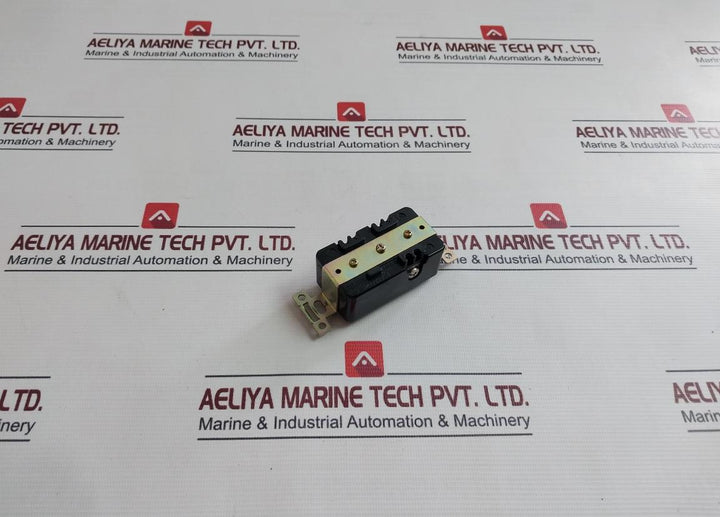 American Denki 3110D Wire Grounding Duplex Receptacle 15A-125V