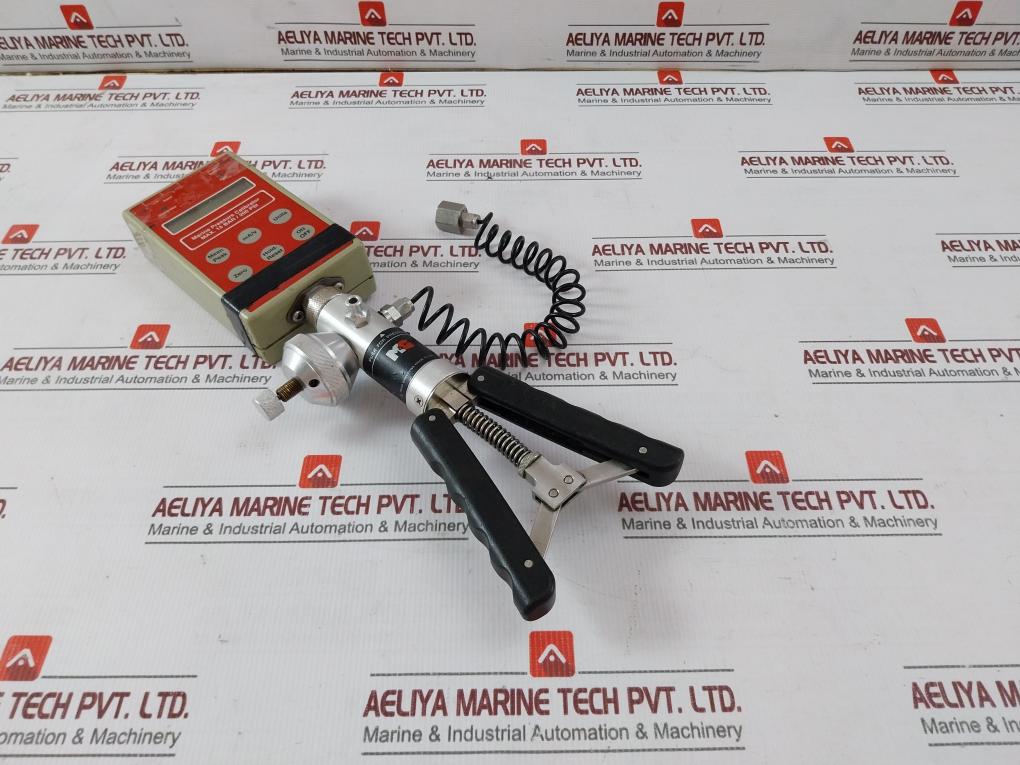Ametek Marine Pressure Calibrator 15 Bar/200 Psi