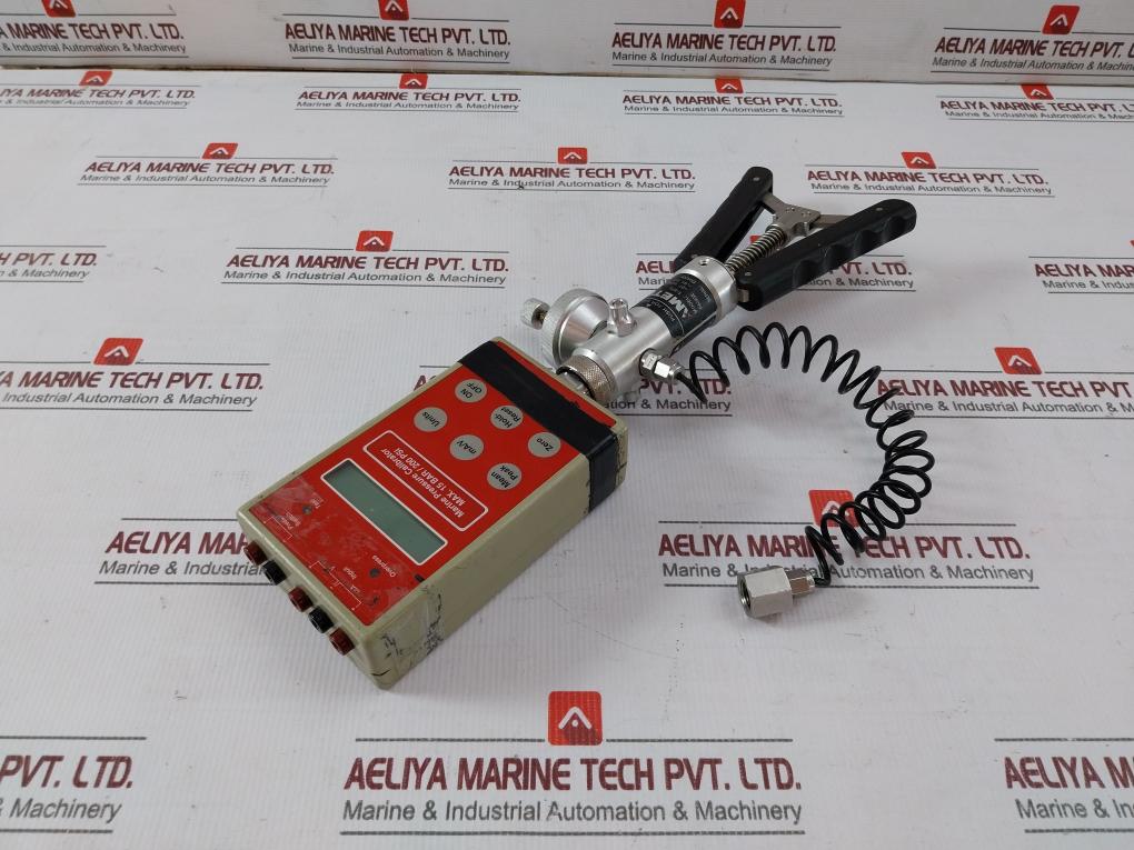 Ametek Marine Pressure Calibrator 15 Bar/200 Psi