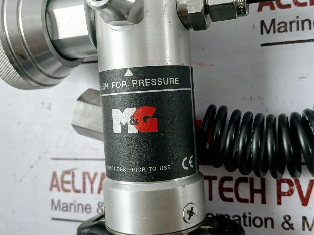 Ametek T-975 Pneumatic Pressure Pump W/ Lpc 10 A Iv Digital Gauge Set