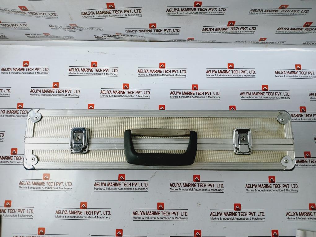 Ametek T-975 Pneumatic Pressure Pump W/ Lpc 10 A Iv Digital Gauge Set