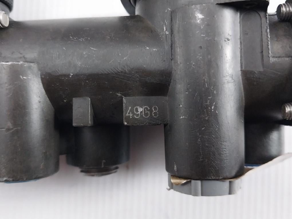 Amot-Pneumatic-Space-Saver-Indicating-Relay-2400m-In-New-10