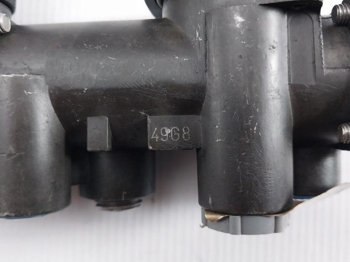 Amot-Pneumatic-Space-Saver-Indicating-Relay-2400m-In-New-10
