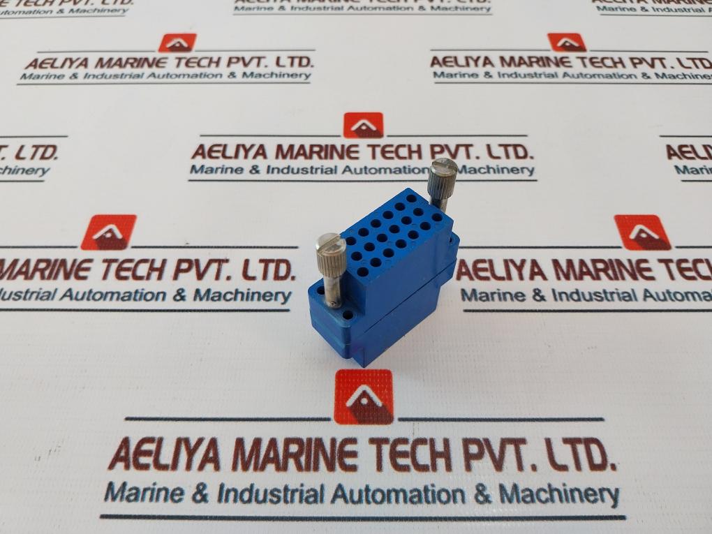 Amp 925061-3 Connector