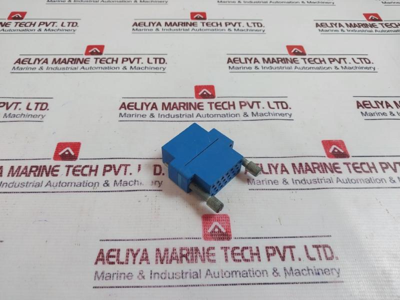 Amp 925061-3 Connector 82-33