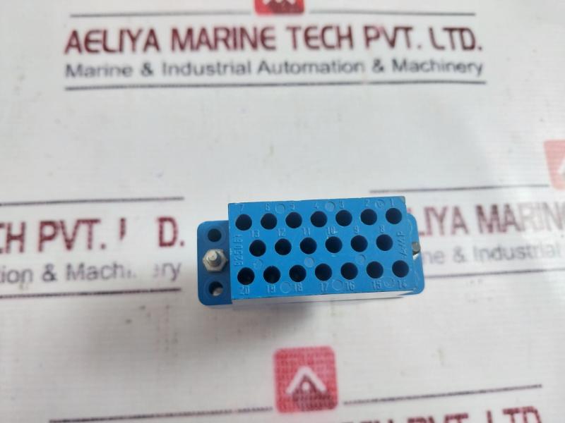 Amp 925061-3 Connector 82-33