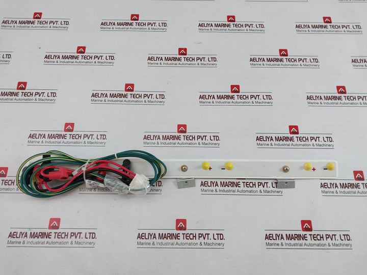 Amphenol 51403896-200 Bus Bar Electronic Connector 51202324-110 Rev C