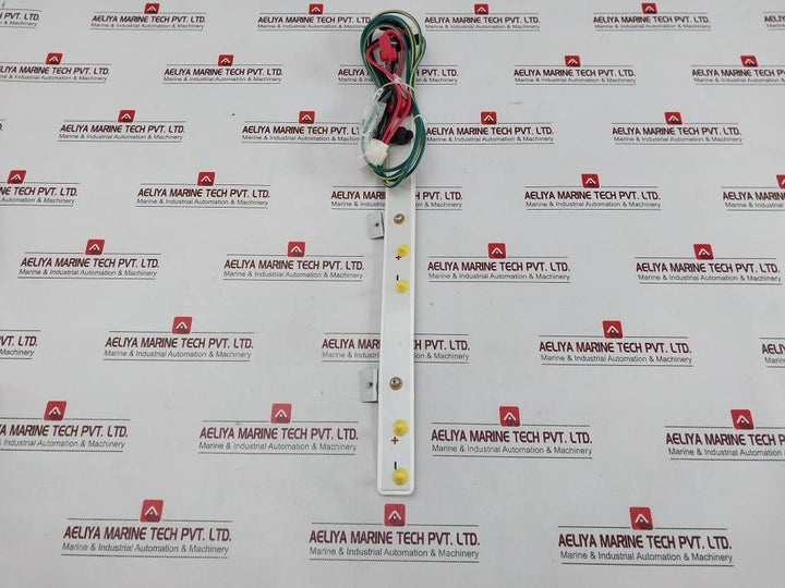 Amphenol 51403896-200 Bus Bar Electronic Connector 51202324-110 Rev C