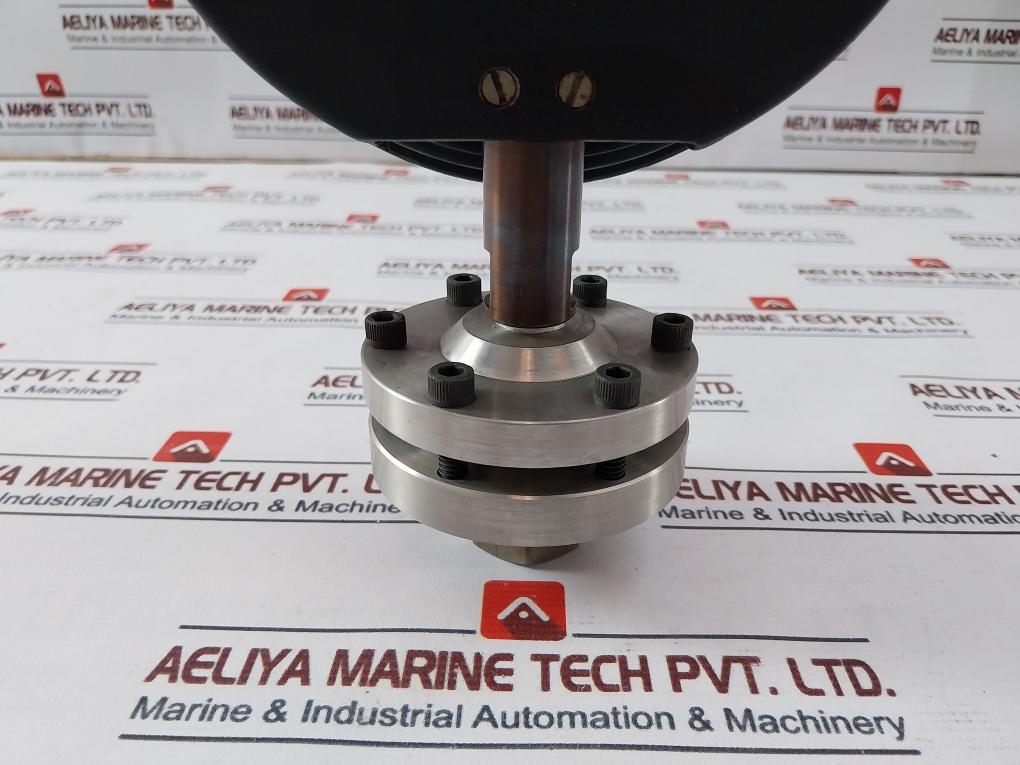 An Instruments -760-0 Mm.Hg Vacuum Gauge