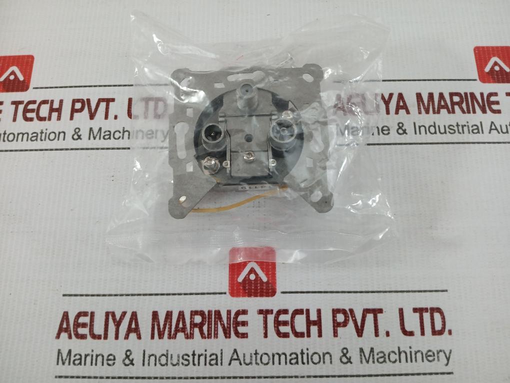 Antenna-Outlet-5702663036932-By-Triax-Tou-01s-5