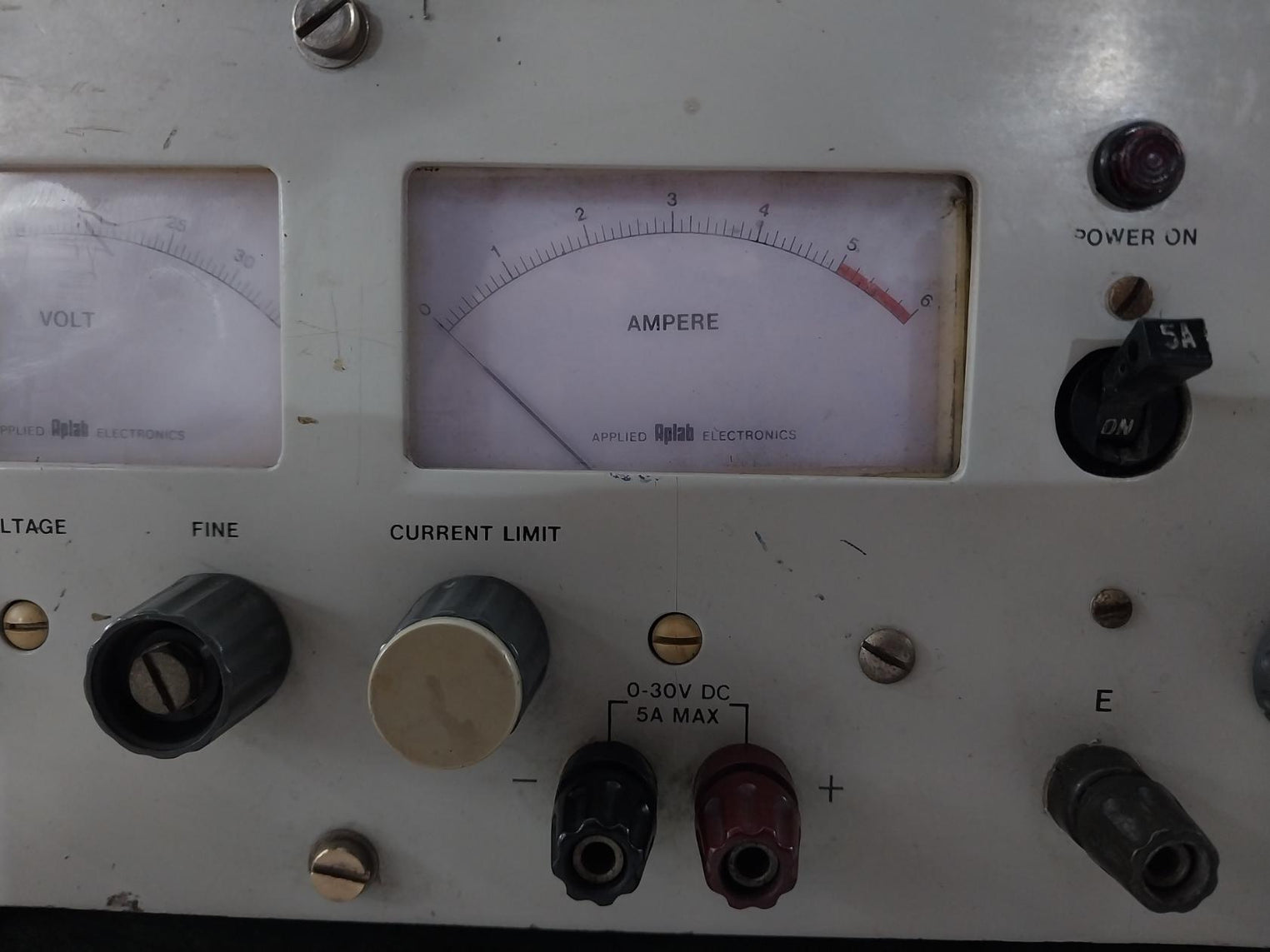 Aplab 7615 Dual Dc Power Supply 0-6 A 1.5 Meter