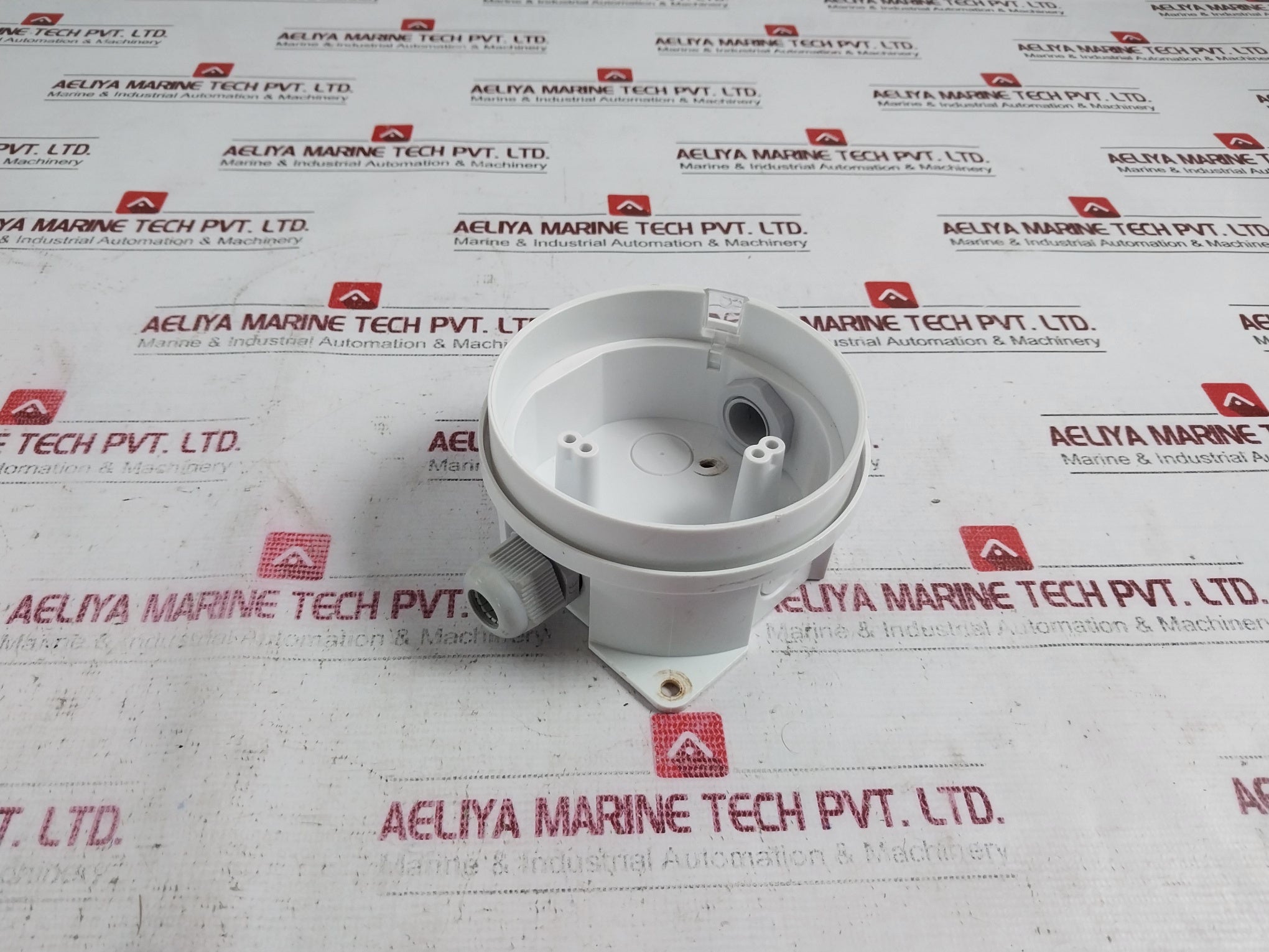 Apollo 38531-931 Deckhead Mounting Box, M20