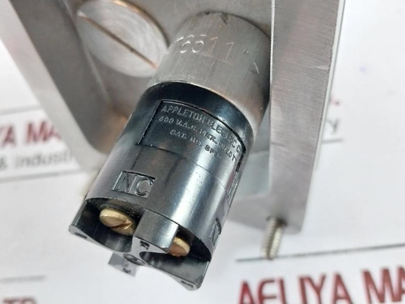 Appleton Efkb102 M Selector Switch Cover Assembly 600 Vac Max 60Hz