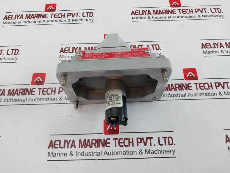 Appleton Efkb102 M Selector Switch Cover Assembly 600 Vac Max 60Hz