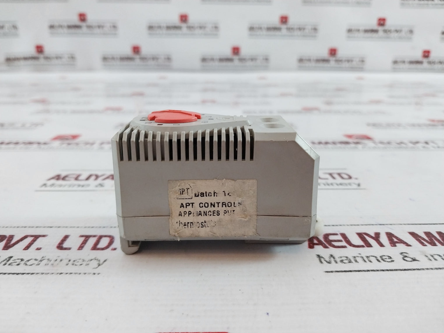 Apt Controls 0-60 Enclosure Thermostat (Bimetal) 16A 250V~ 15A 120V~