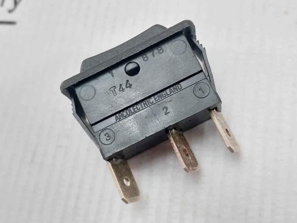 Arcolectric C1522At Rocker Switch 16A R 250Vac