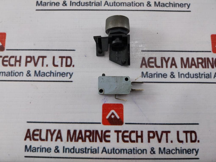 Arcolectric M965A Series 0911 Pushbutton Switch