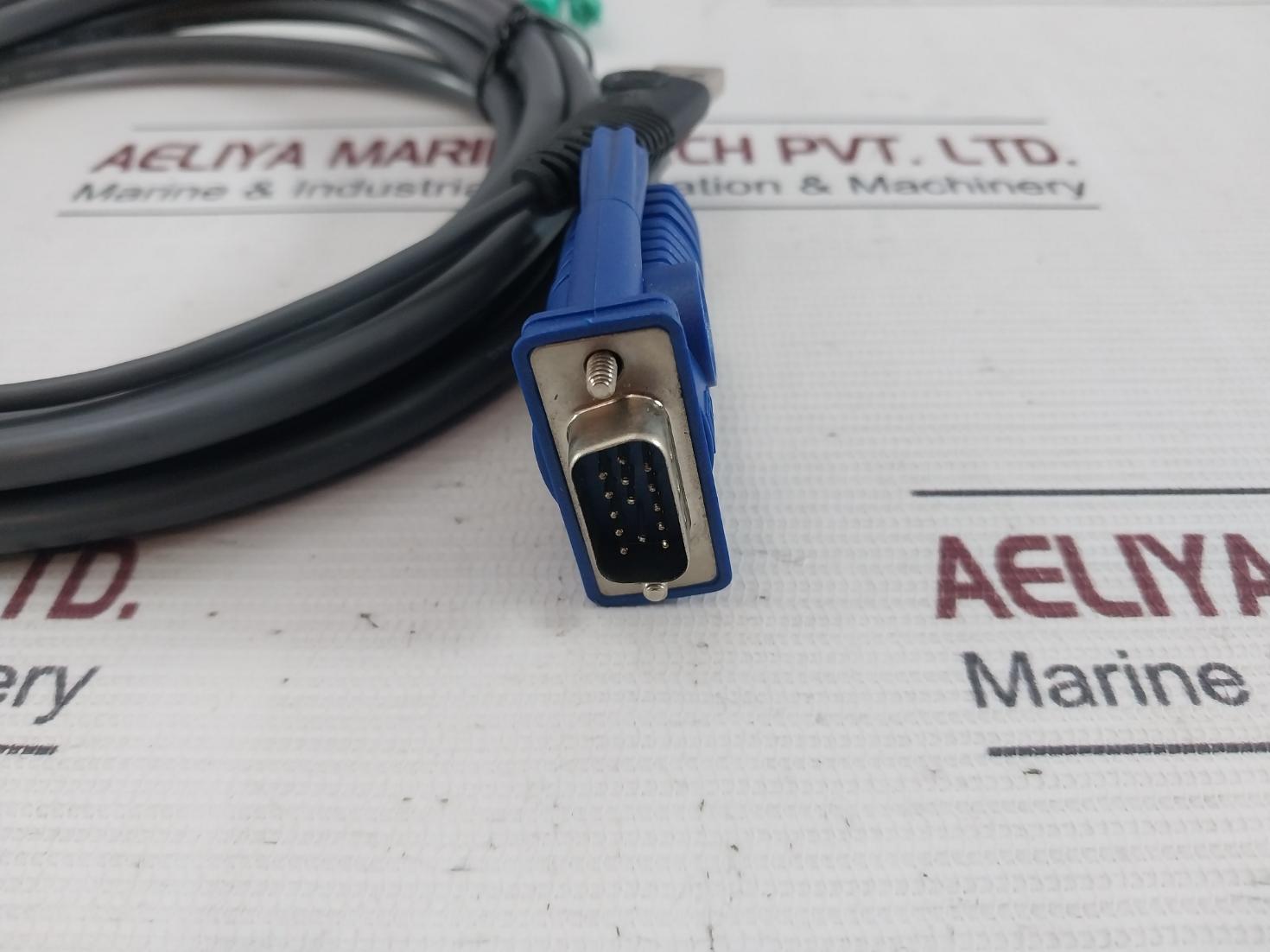 Aten Ce100L Mini Usb Kvm Extender Set With Cable & Kvm Switch Ce100 2L-5203U