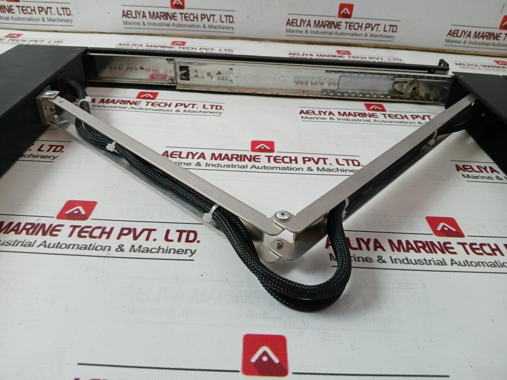 Aten Cl1000M Single Rail Lcd Console 100-240Vac 50/60Hz 1A