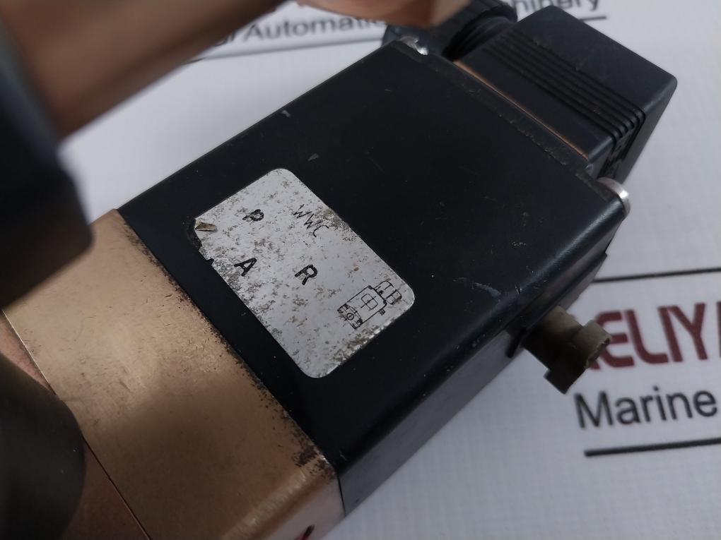 Atlas 2000 A 13,0 Ptfe Rg Pneumatic Angle Seat Valve With 0331 C 3,0 Nbr Ms