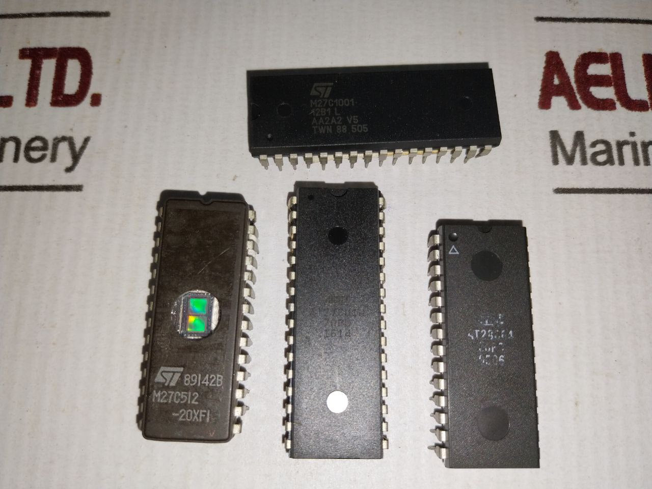 Atmel At28C64 Almo Eprom-eeproms Memory Chips 3.3 Msb M27C512-20Xf1