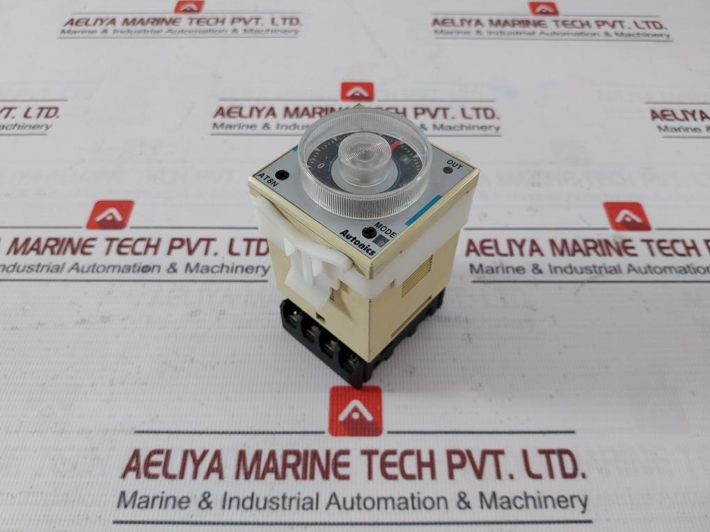 Autonics At8N Multi-function Analog Timer W/ Base 0-5 Sec 250Vac 100-240Vac