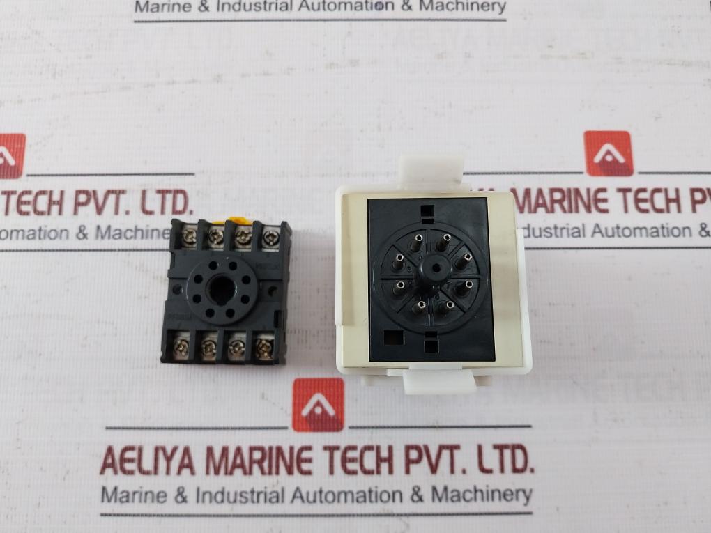 Autonics At8N Multi-function Analog Timer W/ Base 0-5 Sec 250Vac 100-240Vac