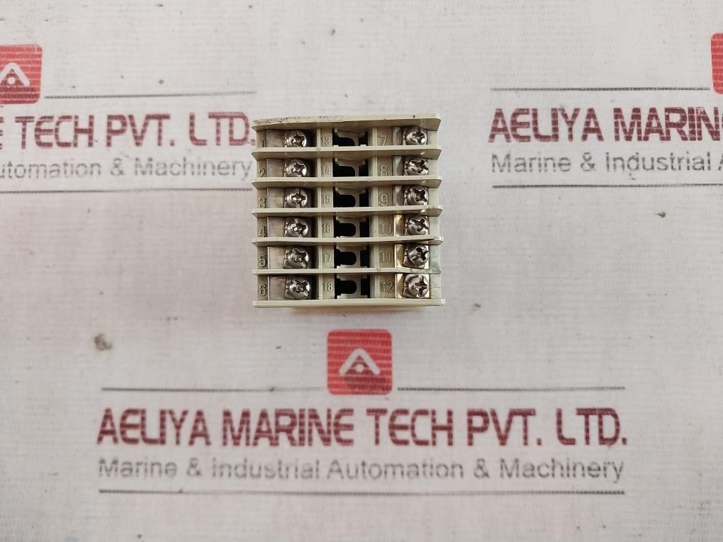 Autonics Tc4S-24R Temperature Controller 100-240Vac 5Va 50/60Hz 20Ma 250Vac 1A1A