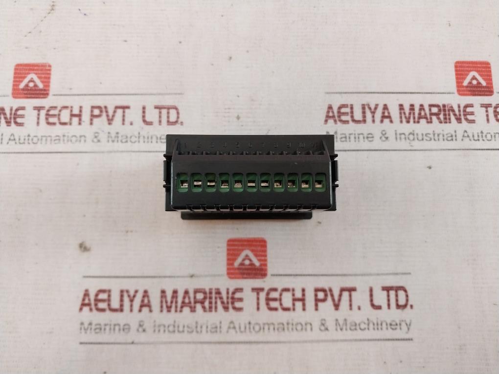 Autonics Tc4Y-14R Temperature Controller 100-240Vac 5Va 50/60Hz 250Vac 12Vdc 2V