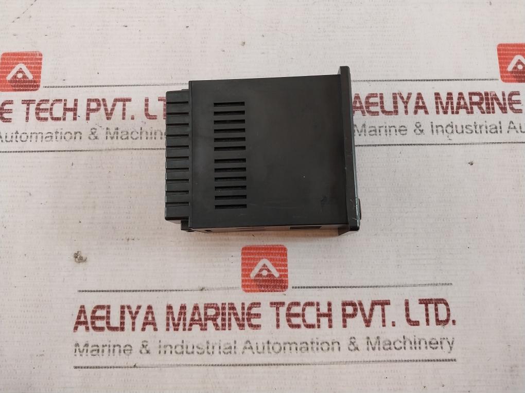 Autonics Tc4Y-14R Temperature Controller 100-240Vac 5Va 50/60Hz 250Vac 12Vdc 2V