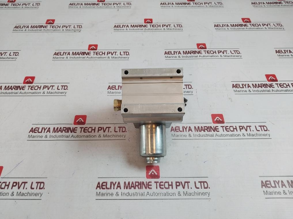 Aventics 561 014 152 0 Pressure Regulator Pneumatic Valve 24V Dc 17W35 0-10Bar