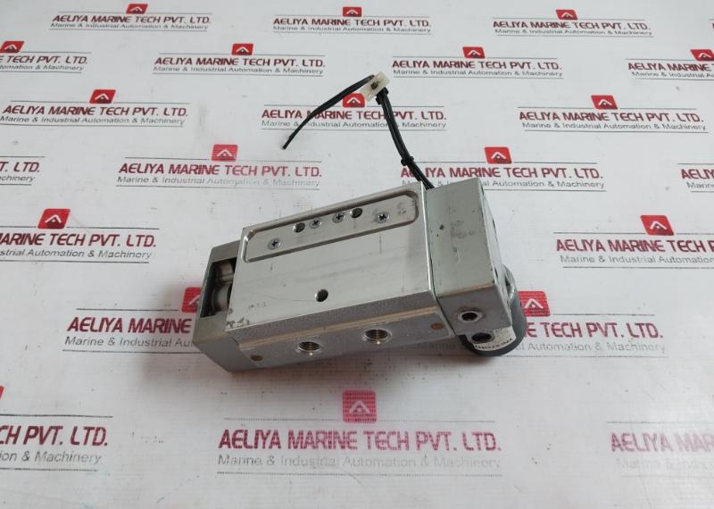 Aventics R431008526 Solenoid Operated Pneumatic Directional Valve Mh17440