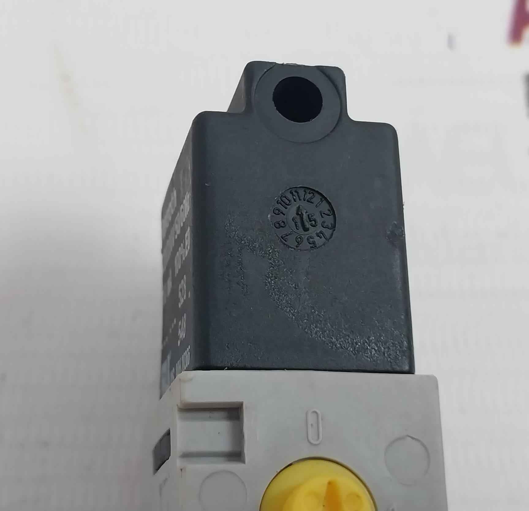 Aventics V840 Directional Valve 220/230V 50/60Hz