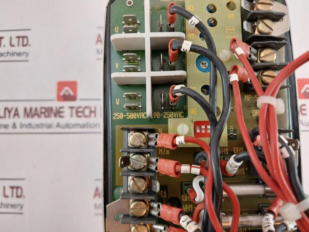 Avk Cosimat N+ 89935085-017 Voltage Regulator 250-500 Vac