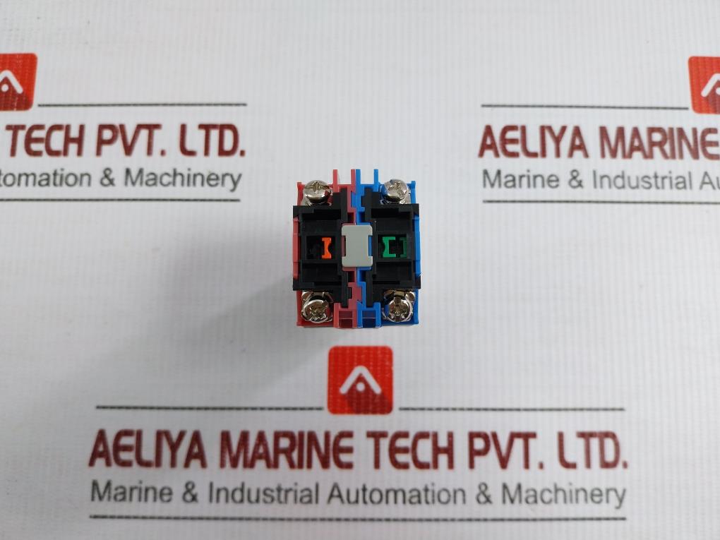 Avw311R Idec Push-button Switch With Block Base 600V 10A Assembly