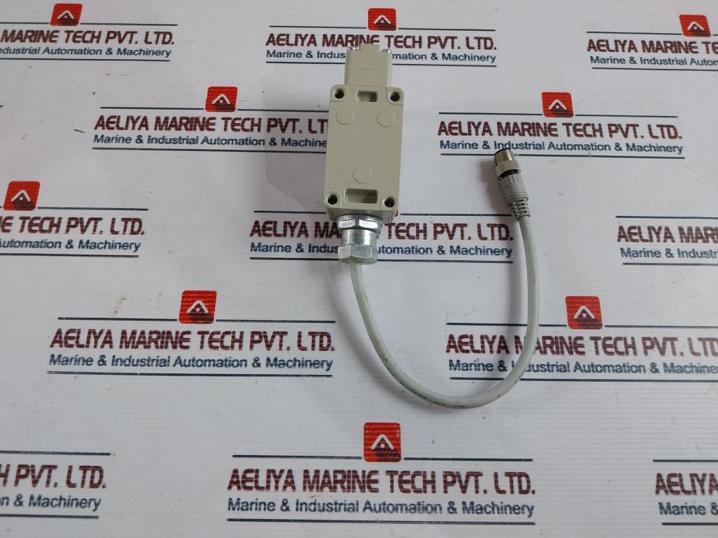 Azbil 1LS-J550EC-PD03 Limit Switch 3A 30VDC