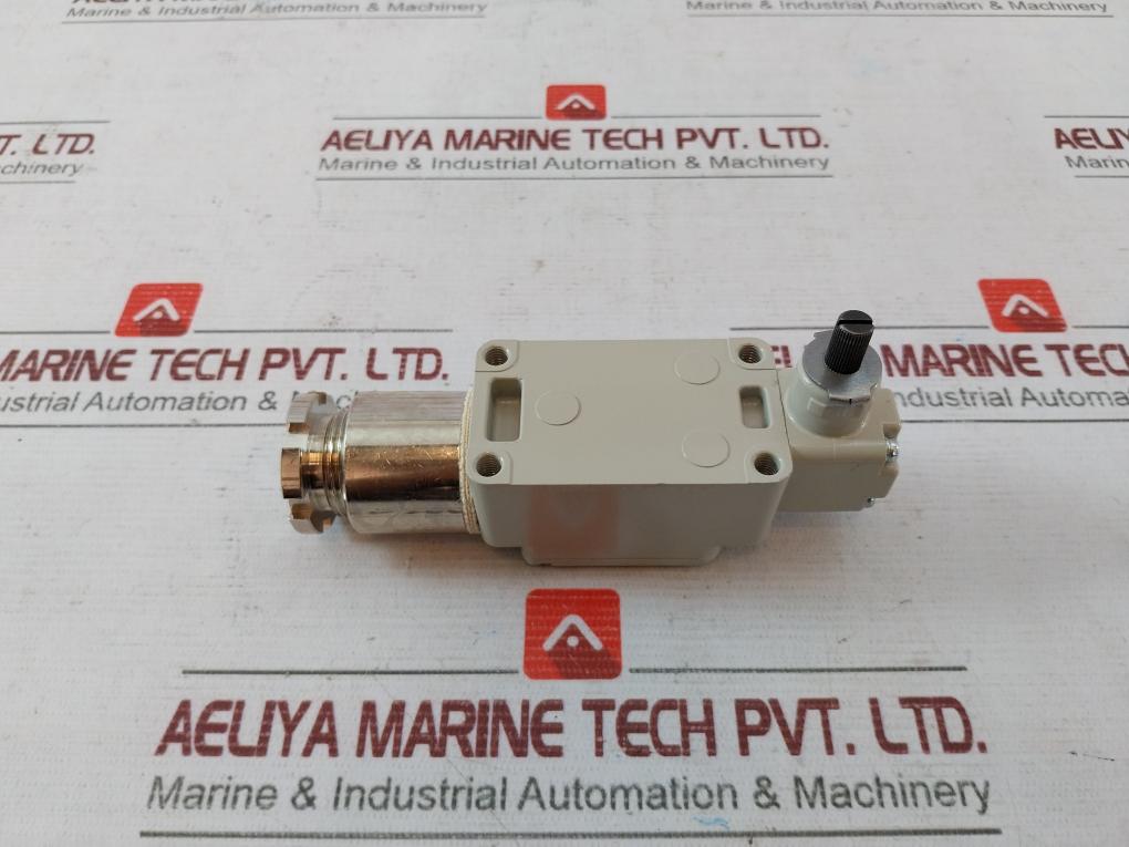 Azbil 1Ls19-j Compact Limit Switch 10A-125-250 Or 480Vac Ns650Ep0L 1340P